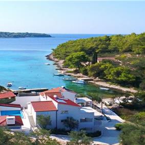 6 Bedroom Beachfront Villa with Heated Pool near Vela Luka on Korcula Island, Sleep 12